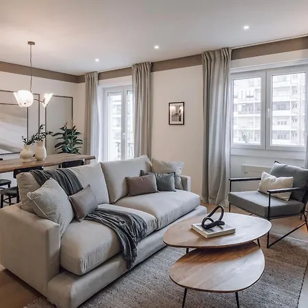 Ofir - 2 Bedrooms And Office In Alvalade Lisboa