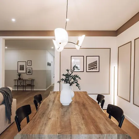 Ofir - 2 Bedrooms And Office In Alvalade Lizbona